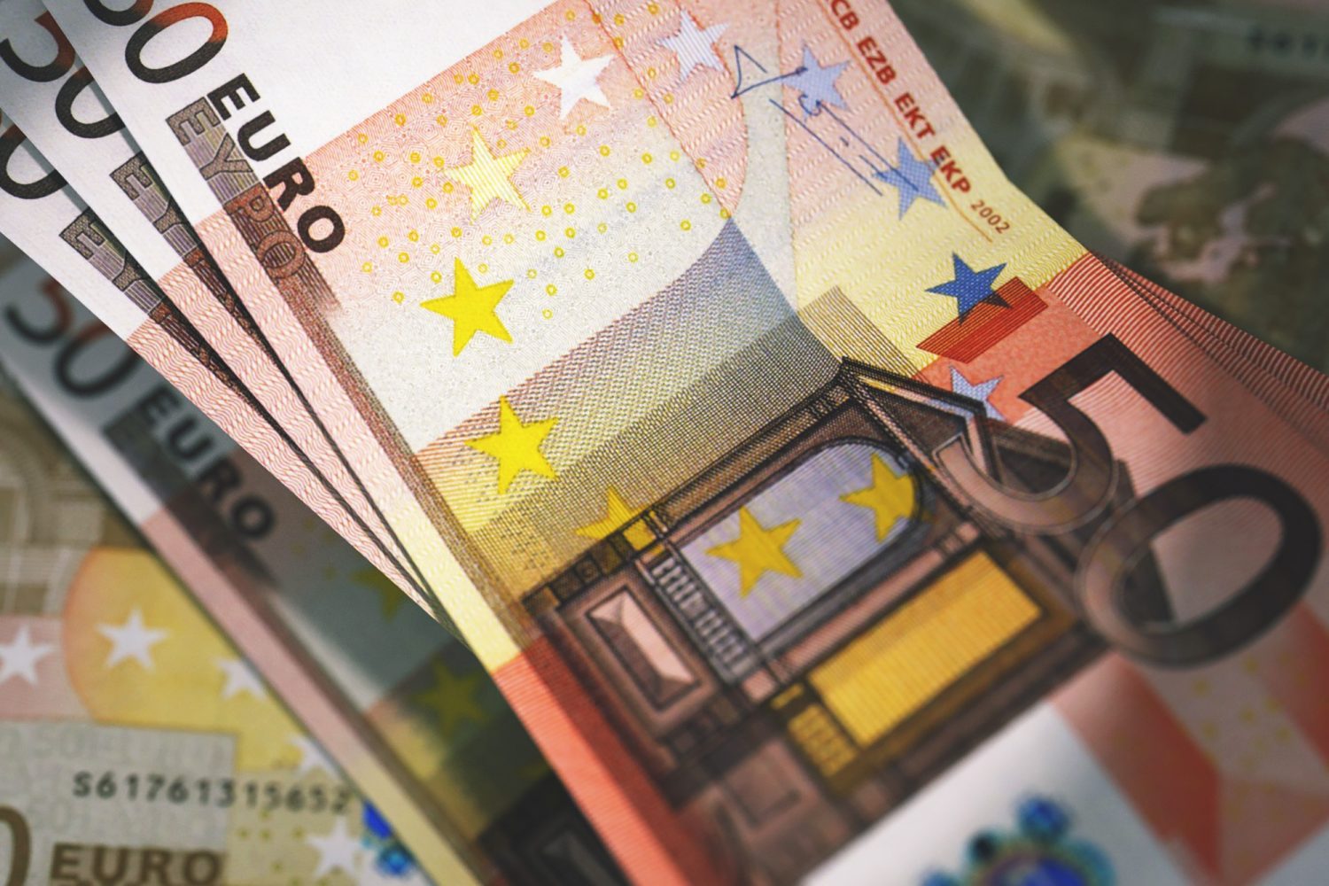 Bitfinex запустила торги в паре BTC/EUR