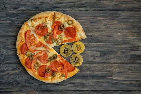 День биткоин-пиццы состоится при любой погоде на BTC-рынке